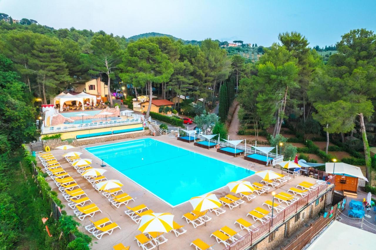 Le Pianacce Camping Village 카스타니에토카르두치 외부 사진